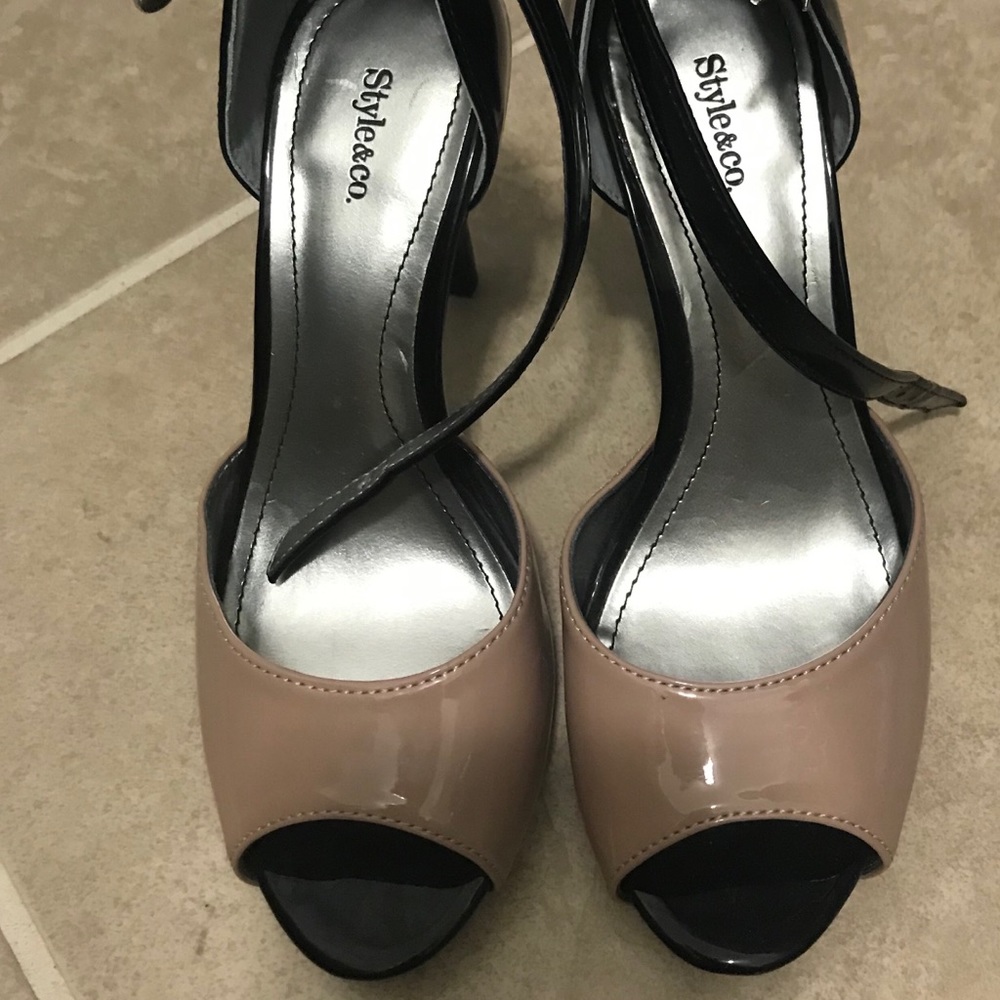 Style&Co Sandals - Picture 2 of 3